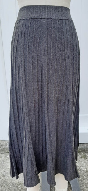 Charcoal Knit Pleated Skirt