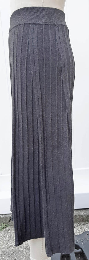 Charcoal Knit Pleated Skirt